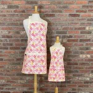 Daisy Field Mommy and Me Apron Set - Adult apron paired with Toddler, Kids, or Tween size apron, Reversible Apron Set