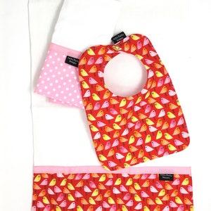 Baby Girl Burp Cloths,  Red Bird Burp Cloth Set, Girl Bib with snap closure, lined bib, girl bib, polka dot bib, burp cloths for girls