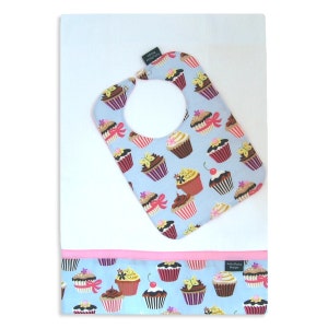 Cupcake Bib and Burp Cloth Set, baby girl gift, cute baby gift, drool bibs, diaper burp cloths