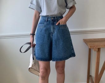 Pantalones cortos vaqueros con bolsillos y estilo. ¡Muy recomendables!