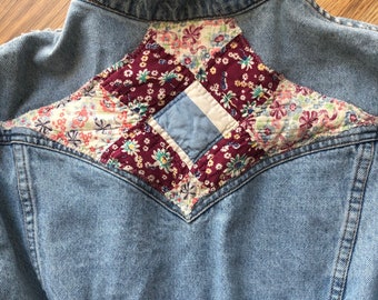 Denim jacket with vintage quilt patch on back - M