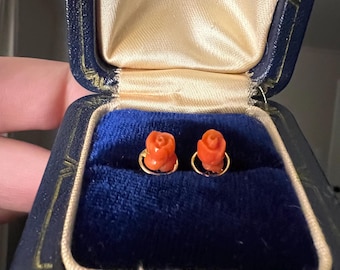VINTAGE 10K Yellow Gold Coral Rose Screw-Back Earrings – Hand-Carved Floral Detail