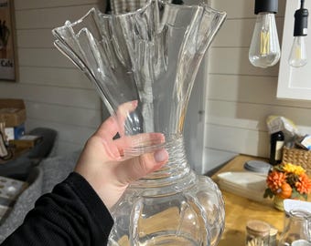 VINTAGE Depression Clear Glass New Martinsville Radiance Crimpled Top Vase