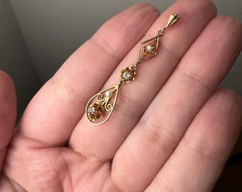 VINTAGE 10K Yellow Gold Diamond & Pearl Lavalier Pendant