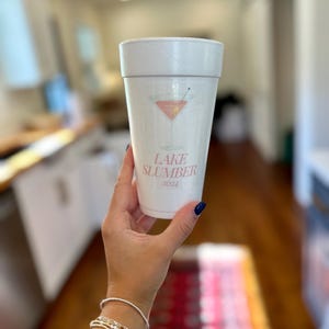 Bicchieri di schiuma personalizzati, bicchieri di compleanno, weekend al lago, bicchieri da cocktail, gita in spiaggia, viaggio tra ragazze, bicchieri personalizzati