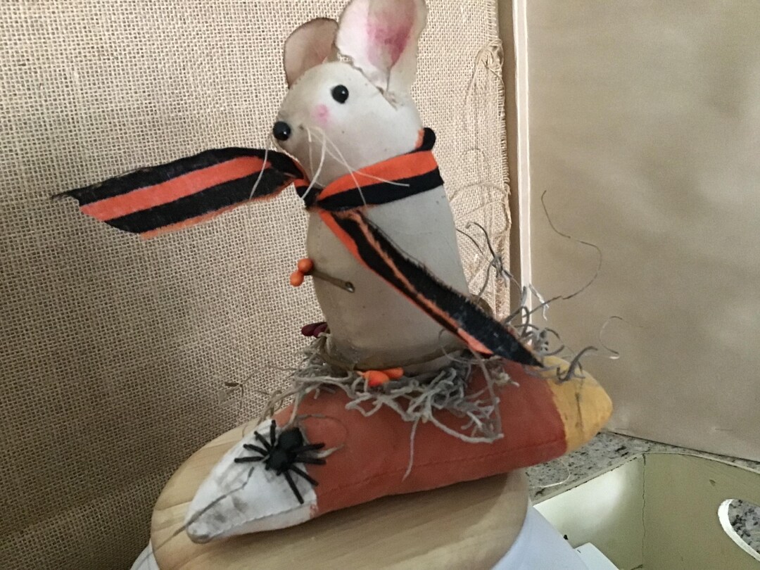 Primitive MOUSE on CANDY CORN/ Fall Halloween Decor - Etsy