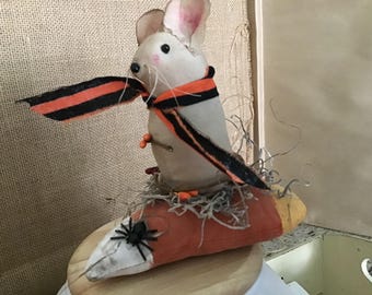 Primitive MOUSE on CANDY CORN/ Fall Halloween Decor