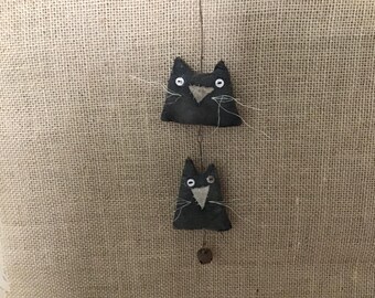 PRIMITIVE, FOLKART CATS, Hanging on wire with bell