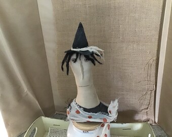 PRIMITIVE  HALLOWEEN WITCH-