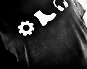 EBM Statement Shirt – Organic T-Shirt for EBM, Industrial and Gothic Fans | Women & Men | Black Shirt with Print