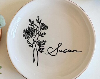Personalized Floral Ring Dish, Custom Name Jewelry Plate With Birth Flower Options, Elegant Ceramic Ring Tray Gift For Birthday Keepsakes