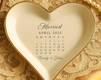 Custom Wedding Calendar Date Jewelry Dish, Engagement Trinket Dish, Married Keepsake, Newlywed Gifts, Wedding Ring Dish, Custom Couples Gift