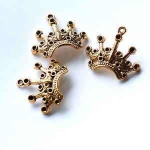 Gold Crown charm image 2