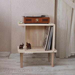 Wooden Record Player Stand – Pine Solid wood Handcrafted Turntable Station with Vinyl Record Storage Plexi - Plexiglass