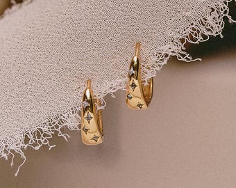 Starburst Zircon Hoop Earrings, Dainty Star Huggie Hoop Earrings, Gold Hoop Earrings, Sparkly Jewellery, Christmas Earrings, Gifts for Her