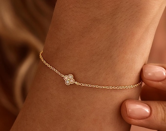 Classic Opal Flower Bracelet, Single Flower Opal Bracelet, Minimalist Charm Bracelet in Silver/Gold, Bridesmaid Gifts for Her, Gifts for Mom