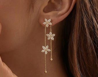 Orecchini pendenti a forma di fiore, orecchini lunghi con fiori, eleganti orecchini a triplo fiore con zirconi cubici, regali per damigelle d'onore, regali di compleanno, regali per lei
