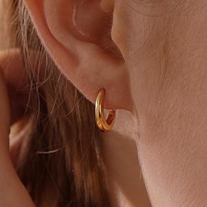 Thick Rounded Huggie Hoop Earrings, Chubby Gold Huggies, Minimalist Earrings, Hypoallergenic Earrings for Mom, Simple Earrings,Birthday Gift