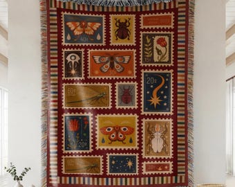 Vintage Stempel gewebte Decke | Schmetterling & Insekten Überwurf | Entomologie Cottagecore Dekor | Dark Academia Wandbehang | Motte Libellen Quilt