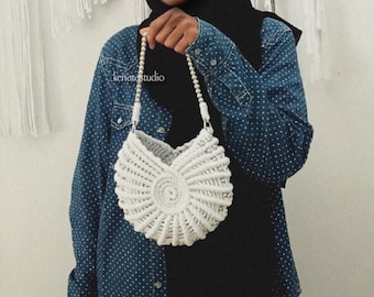 Seashell macrame bag with beaded strap, Shell shaped woven purse