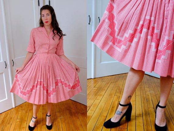 50's Red Embroidered Gingham Cotton Collared Butto