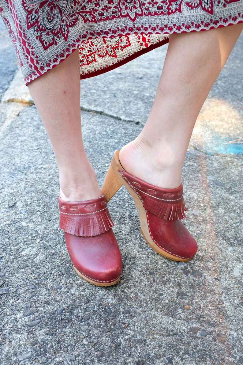 Anatomy Mules Euro 37 Wooden Heels Leather Fringe Size 7