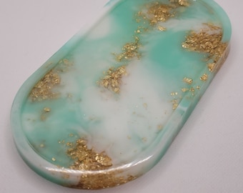 Resin catchall tray, resin tray, resin catchall, trinket dish, resin trinket dish, jewelry dish, jewelry storage, desk tray