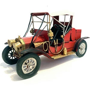 Antique Car Metal Model Replica Vintage Style Toy Classic Car Model Oldtimer Scale Model Housewarming Gift for Him Desktop Model Home Decor