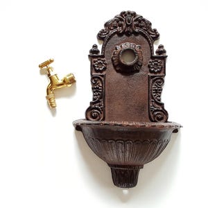Cast Iron Wall Fountain with Brass Faucet Tap, Garden Fountain Metal Wall Sink, Patio & Garden Wall Ornament Outdoor Decoration Wall Planter