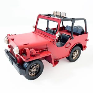 Retro Jeep Metal Model Miniature Car Model, Vintage Toy Scale Model Replica Desk Figurine Collectors Desktop Model Gift for Him Unique Decor