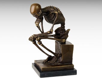 Große Skelett Bronze Skulptur des Denkers auf Marmorsockel, Moderne Kunst Figur Bronze Denker Statue, Wohnkultur Luxus Geschenk Le Penseur