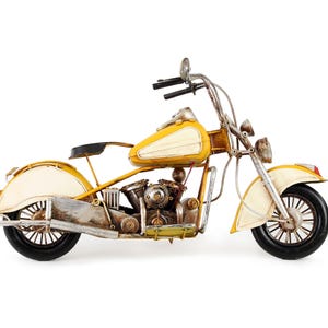 XL Large Yellow Motorcycle Metal Model, Custom Cruiser Motorbike Old Classic Vintage Toy Gift Idea Vintage Motorcycle Ornament Desktop Decor