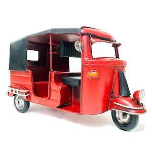 Tuk Tuk Taxi Metal Car Model, Auto Toy Rickshaw Red Asian Tuk Tuk Metal Model, Bangkok Thai Decor Scale Model Desktop Model Vehicle Ornament