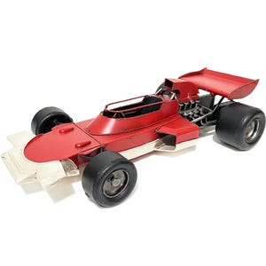 フォーミュラ 1 レースカー メタルモデル、レッド F1 レーシングカー ヴィンテージスタイル ハンドメイドおもちゃ、クラシックカー コレクターギフト デスクトップカーモデル ディスプレイオーナメント