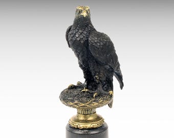 飛翔する鷲の樹脂製彫刻 約30cm 飛翔する鷲の樹脂製彫刻 約30cm