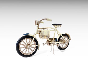 Vintage Bicycle Metal Model Bike Ornament, Bicycle Miniature Metal Sculpture Old Vintage Toy, White Bike Sculpture Art Replica Desk Figurine