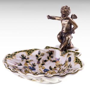 Shell Shape Ceramic Soap Dish, Porcelain Bar Soap Holder with Bronze Angel Cherub Decor, Trinket Dish Jewelry Dish Flowers Art Nouveau Style