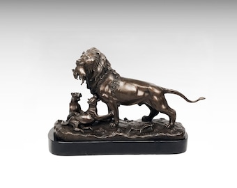 Gran estatua de león de bronce con cachorros, estatua moderna de bronce sobre base de mármol, escultura de metal de león alimentando a niños, decoración, arte africano, regalo de la selva.