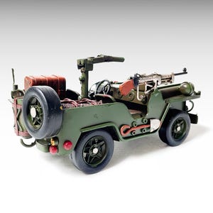 Vintage American Military Jeep Metal Model, Willys MB Scale Model Replica Desk Figurine Desktop Model US Army Car Military Retirement Gifts