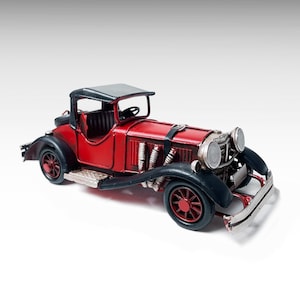 Modelo de coche antiguo de metal, modelo a escala de coche antiguo, escultura de coche, réplica en miniatura de coche clásico, decoración de garaje coleccionable, regalo para entusiastas de los coches.