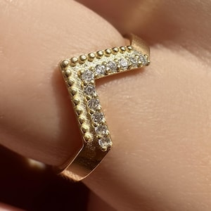 14K Solid Gold V Ring, Chevron Ring, Curved Ring, Mother&#39;s Day Gift, Curved Wedding Band Diamond, V Shape Solid Gold Band, Curved Ring,