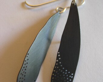 Leaf  shadow earrings (Oxidized black)