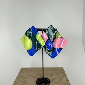 Abstrakte Statement Ohrringe aus Messing - handgefertigter geometrischer Schmuck