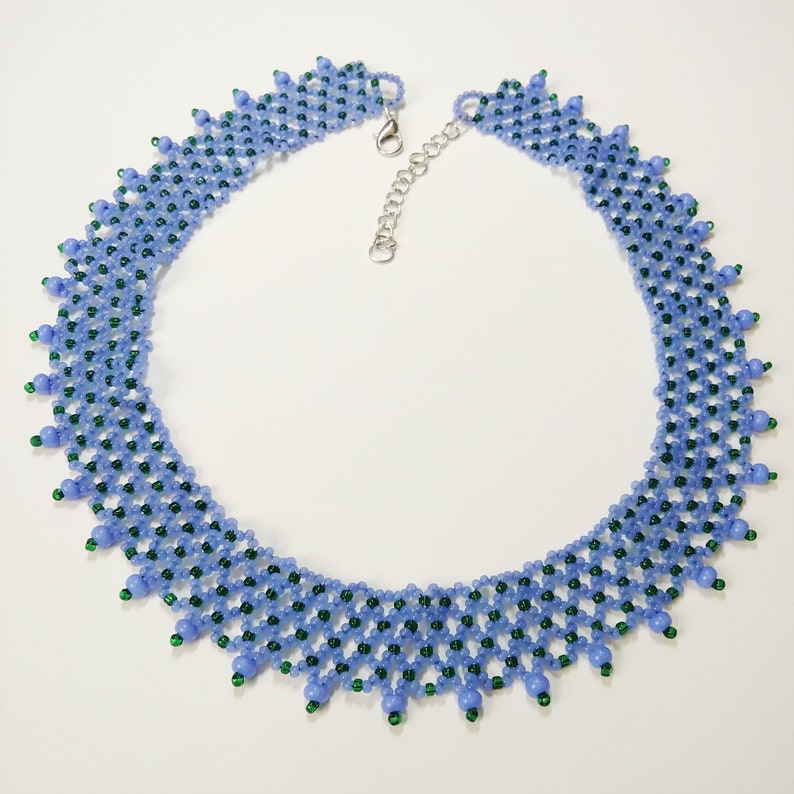 Periwinkle and green seed bead netted choker collar necklace 16 inches long with 2 inch extender.