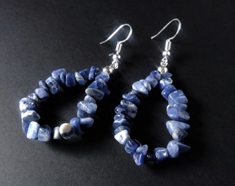 Sodalite chip bead teardrop shaped boho style hoop earrings natural blue and white stone
