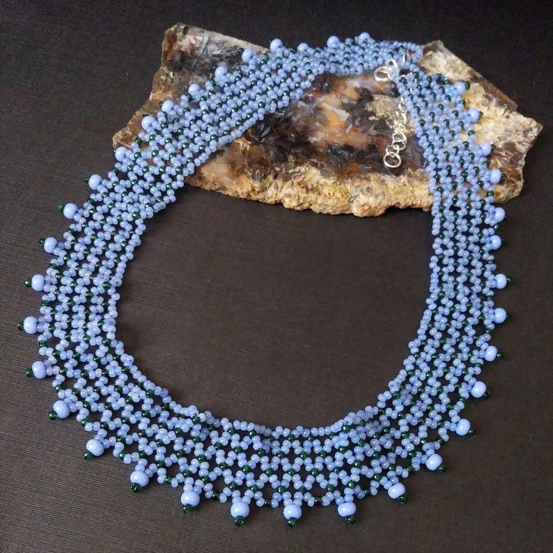 Periwinkle and green seed bead netted choker collar necklace 16 inches long with 2 inch extender.