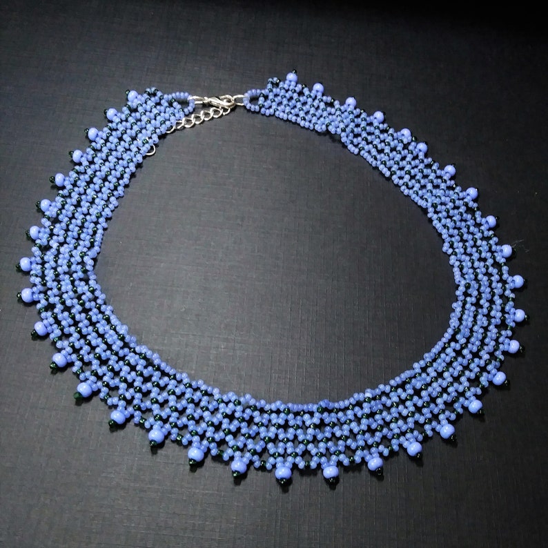 Periwinkle and green seed bead netted choker collar necklace 16 inches long with 2 inch extender.