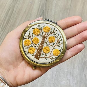 Espejo de bolsillo bordado a mano con flores, espejo compacto, regalo de cumpleaños, regalo de Navidad, regalos para el día de la madre, espejo de maquillaje, regalo para ella