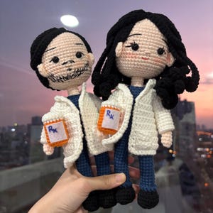 Häkelpuppe, Benutzerdefinierte Charakterpuppe, Mini Me Puppe, Amigurumi Porträtpuppe, Weihnachtsgeschenk, Häkelpuppe Paar, Geschenk für Jahrestag