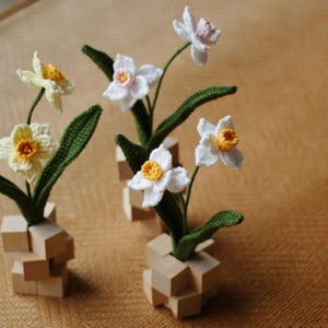 Daffodils Crochet Bouquet, Mini Daffodils Basket, Flower In the Pot, Crochet Flower for Desktop Decor, Handmade Daffodils Pot